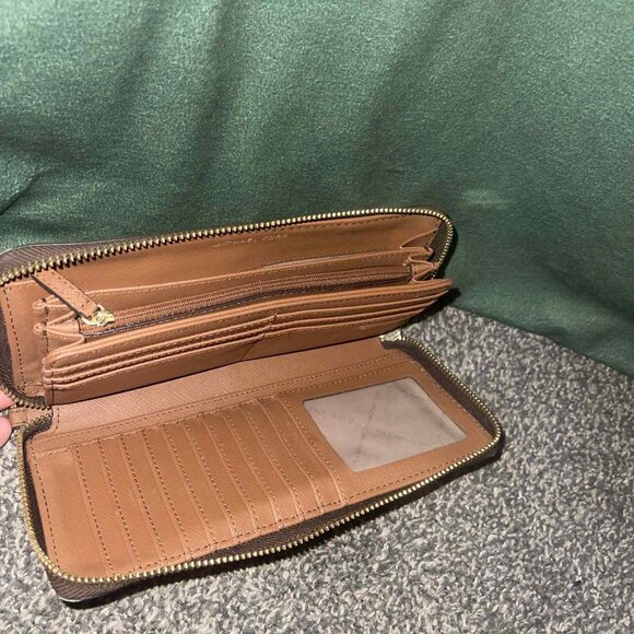 MK Purse & Wallet Set - Picture 6 of 6